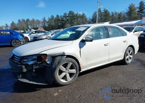 2013 Volkswagen Passat 2.5L Se из США, поврежденный, VIN 1VWBP7A3XDC111579